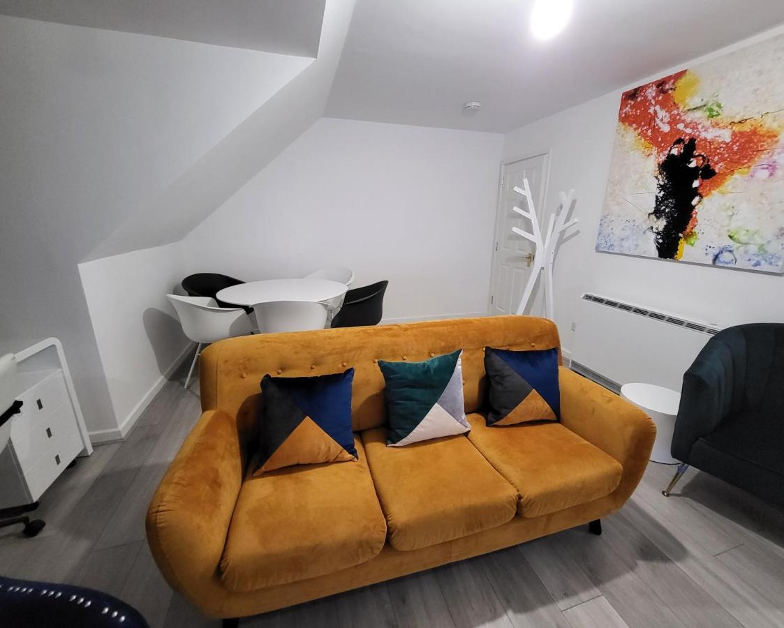Garland Modern 2 Bedroom Apartment With Parking London Plumstead  Exterior photo