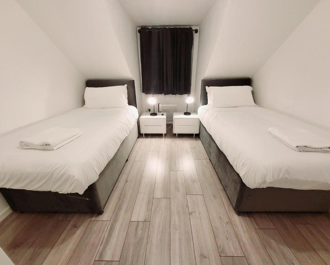Garland Modern 2 Bedroom Apartment With Parking London Plumstead  Exterior photo