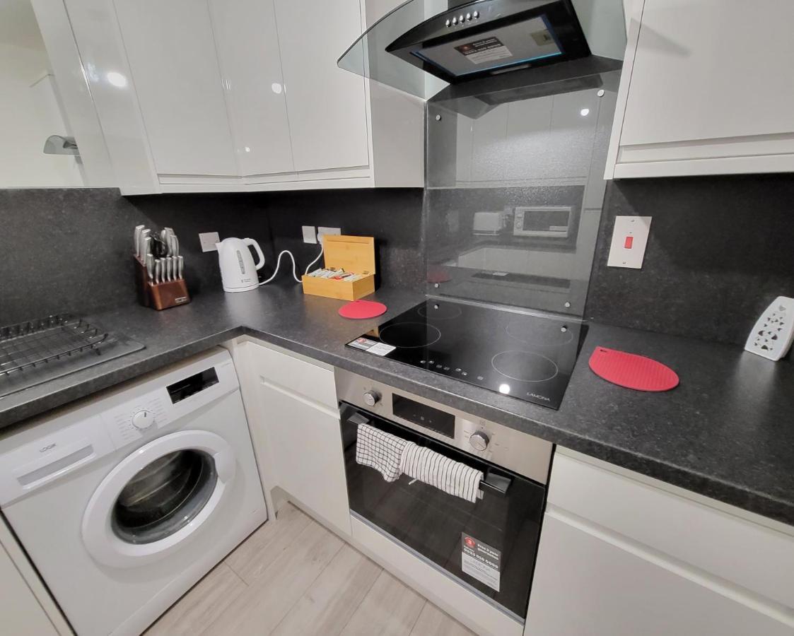 Garland Modern 2 Bedroom Apartment With Parking London Plumstead  Exterior photo